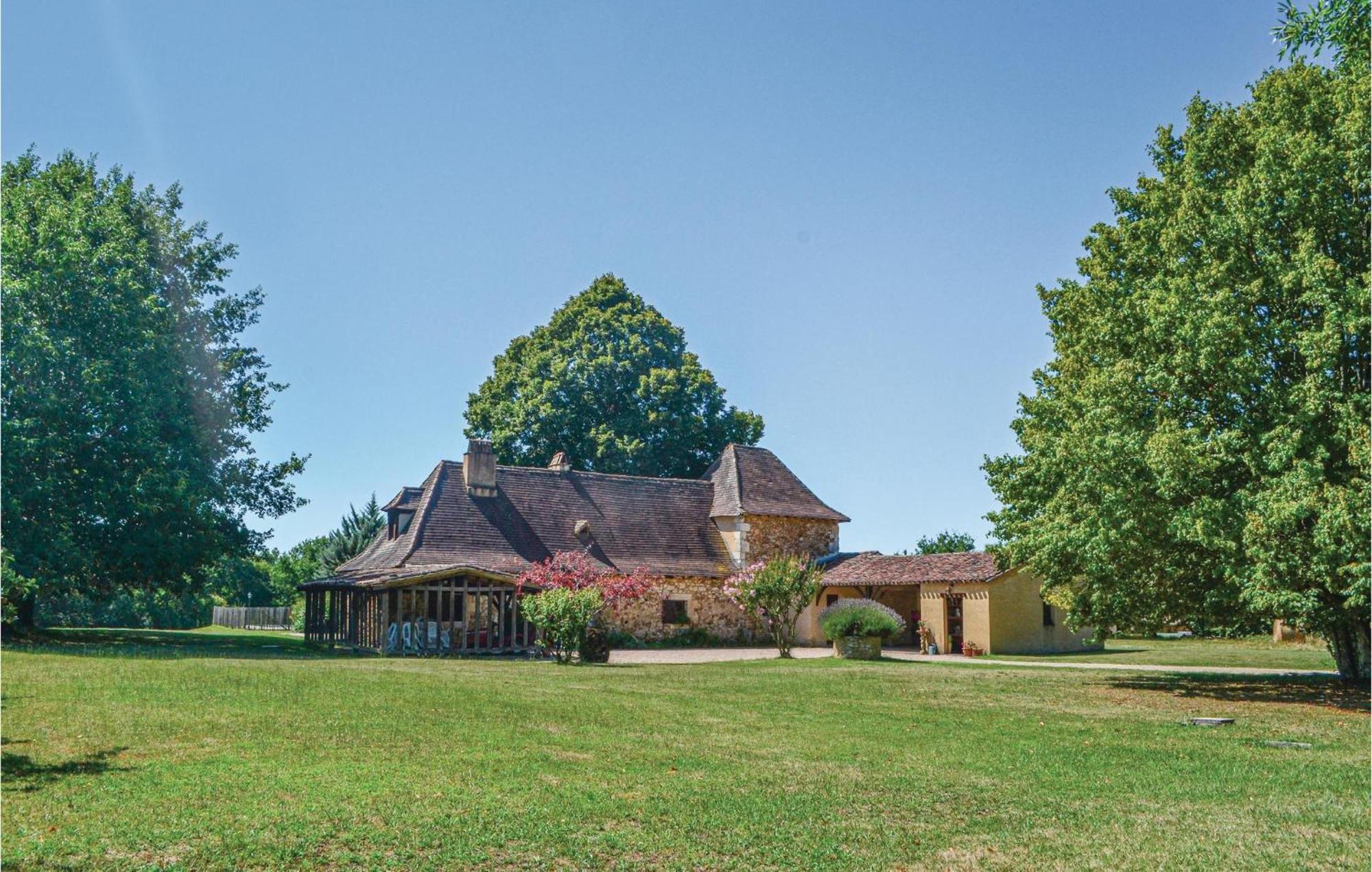 Awesome Home In Campsegret Exterior foto